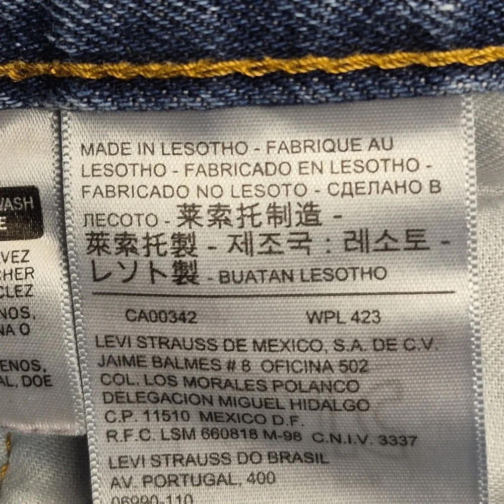 Levi's 560 Jeans Mens 38x34 Comfort Fit Tapered Medium Wash Blue Denim